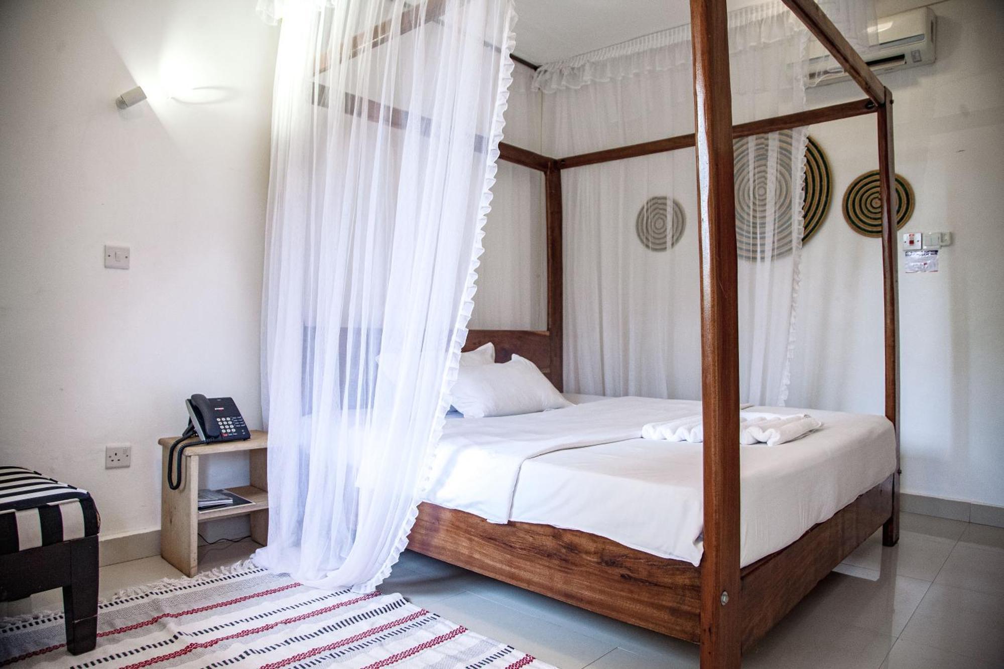 Explorers Hub Kampala Eksteriør billede